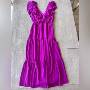 Stunning Fuchsia WAYF dress, flowy soft look, v-neck in front and back